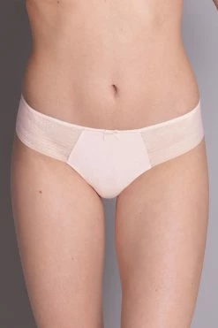 Rosa Faia: Fleur String