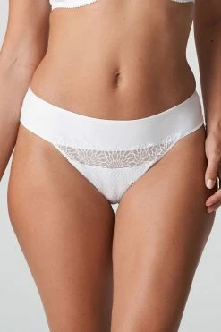 PrimaDonna: Sophora String