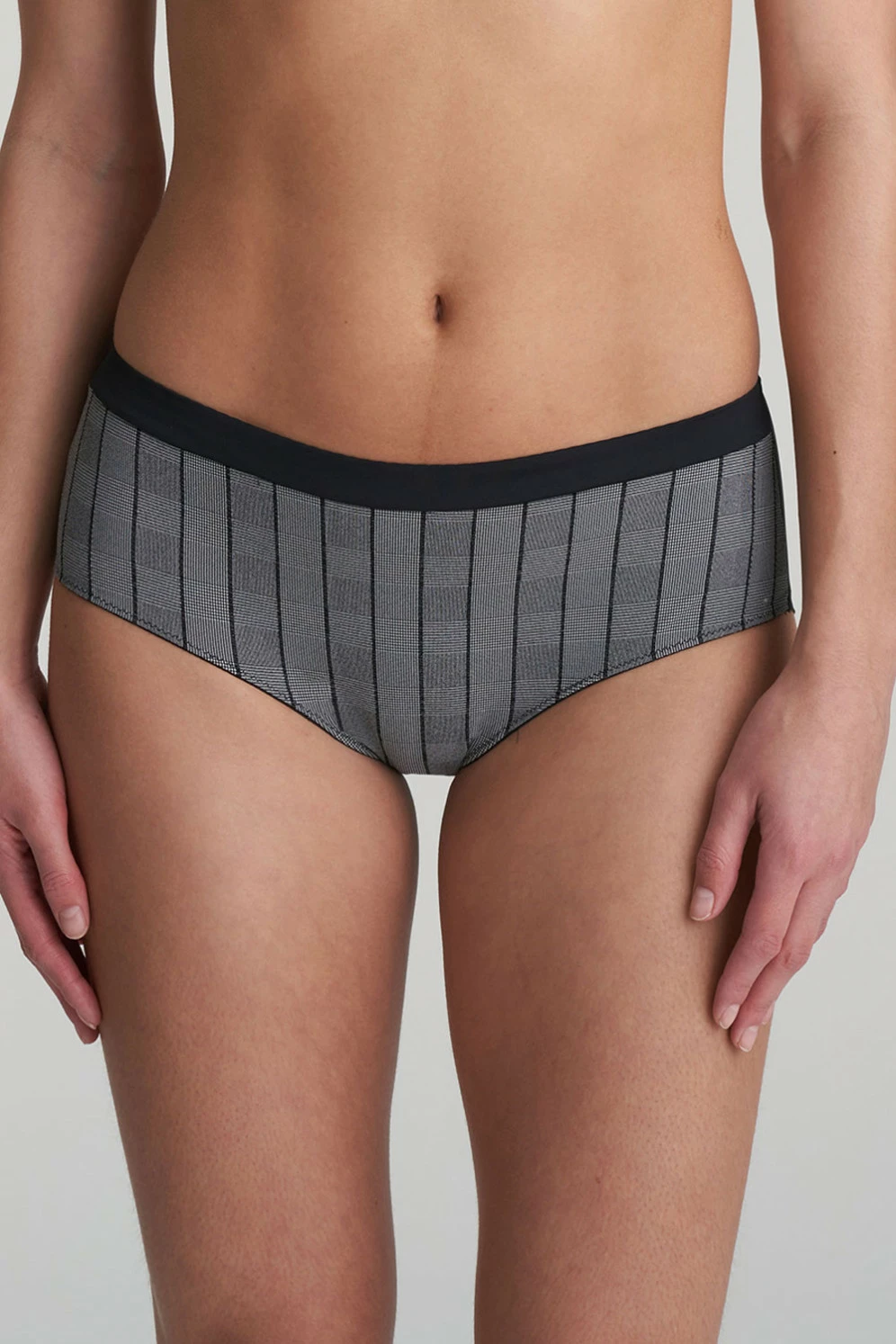 Marie Jo: Robert Shorty 1 Marie Jo: Robert Shorty