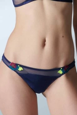 Simone Perele: Elsa Tanga