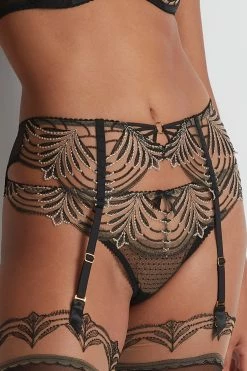 Aubade: Hypnolove String