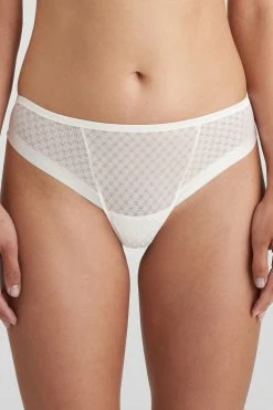 Marie Jo: Channing String